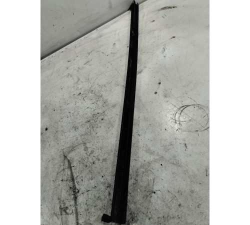 Уплотнитель стекла задний левый внутренний