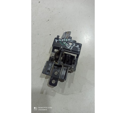 Ручка двери (задняя левая внутренняя)