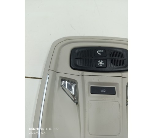 Плафон внутреннего освещения салона передний