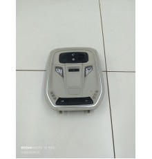 Плафон внутреннего освещения салона передний