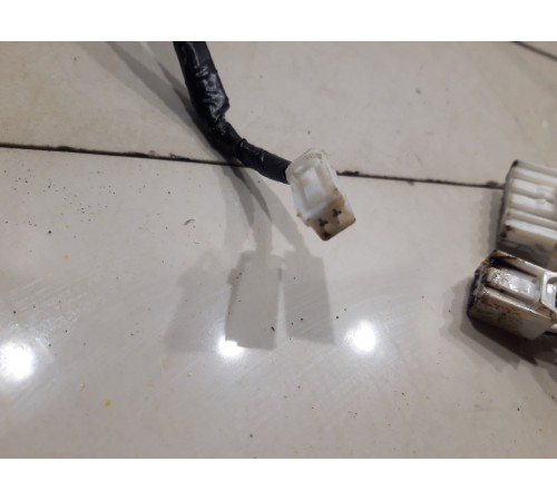 электропроводка ручки двери(задняя левая внешняя)