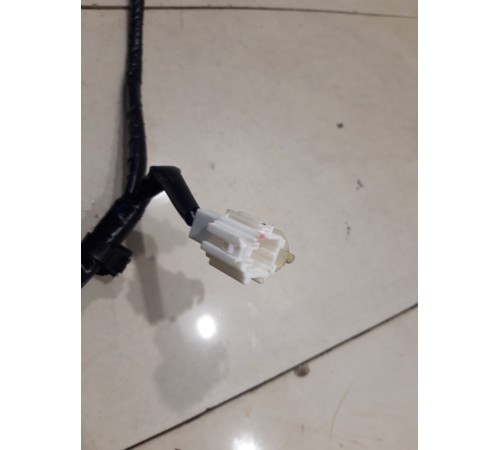 электропроводка ручки двери(задняя левая внешняя)