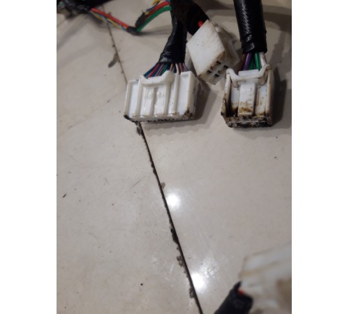 электропроводка ручки двери(задняя левая внешняя)