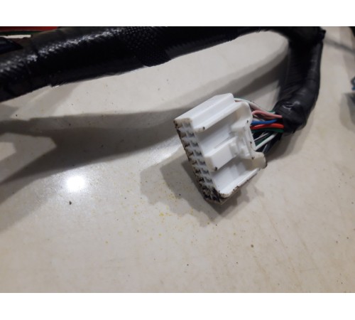 электропроводка ручки двери(задняя левая внешняя)