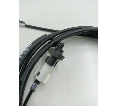 Трос лючка бензобака