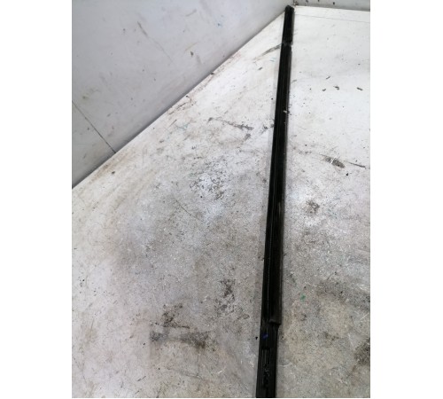 Уплотнитель стекла передний правый внешний