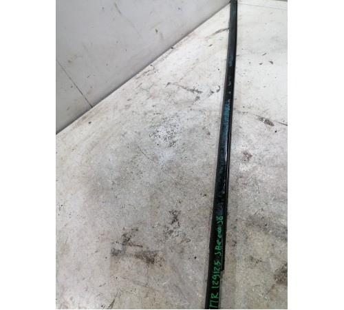 Уплотнитель стекла передний правый внешний