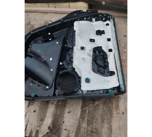 Обшивка двери задняя правая