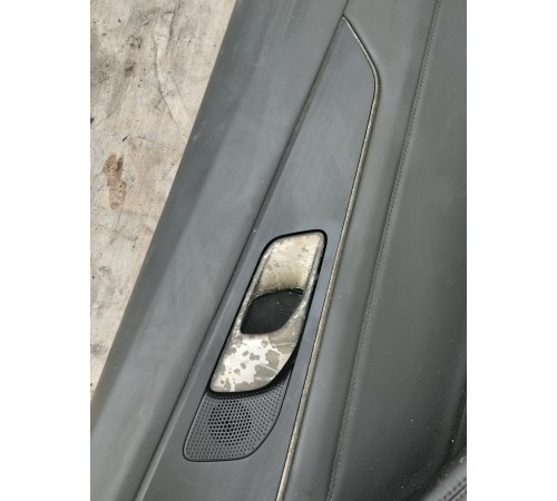 Обшивка двери задняя правая