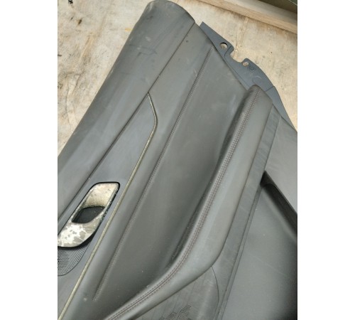 Обшивка двери задняя правая