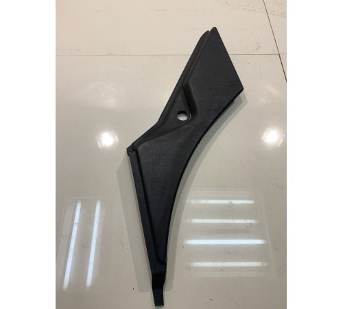 Накладка на стойку кузова (задняя, левая)