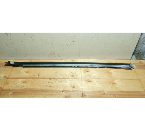 Накладка декоративная левая лобового стекла