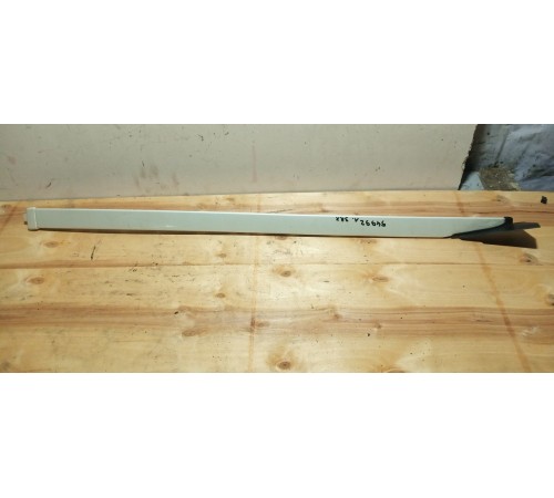 Накладка декоративная левая лобового стекла