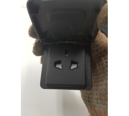 Розетка 220W салонная задняя багажника