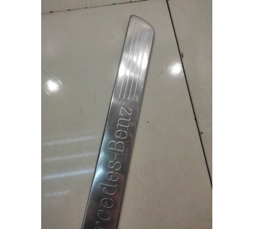 Декоративная накладка порога (передняя правая)