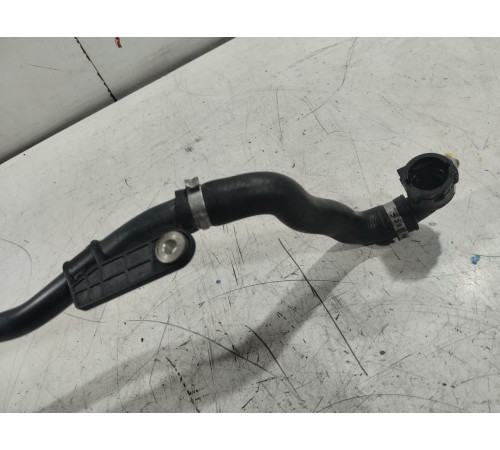 Патрубок системы охлаждения