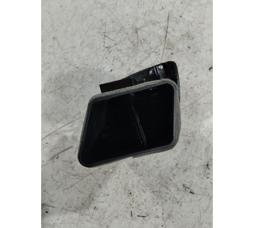 Дефлектор воздушный правый