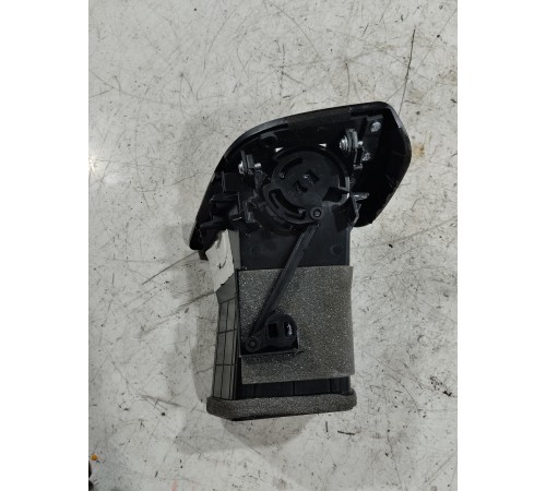 Дефлектор воздушный правый