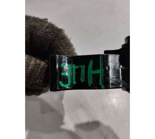 Петля двери (задняя, правая, нижняя)