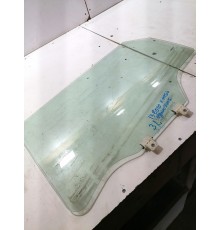 Стекло двери заднее левое