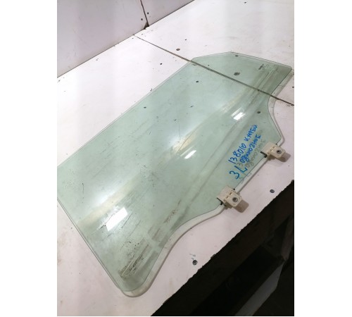 Стекло двери заднее левое