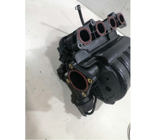 Впускной коллектор