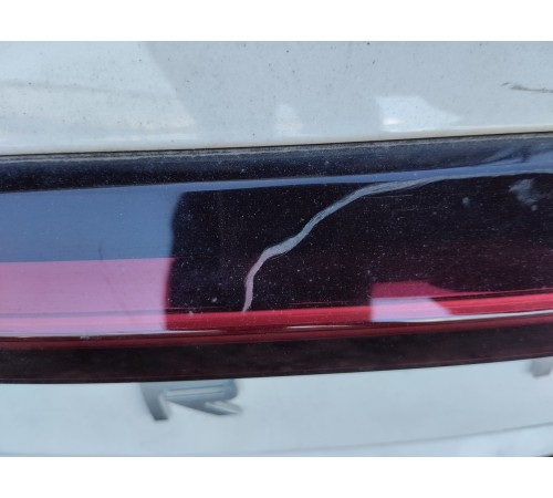 Задний стоп сигнал основной крышки багажника