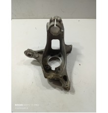 Кулак поворотный передний левый