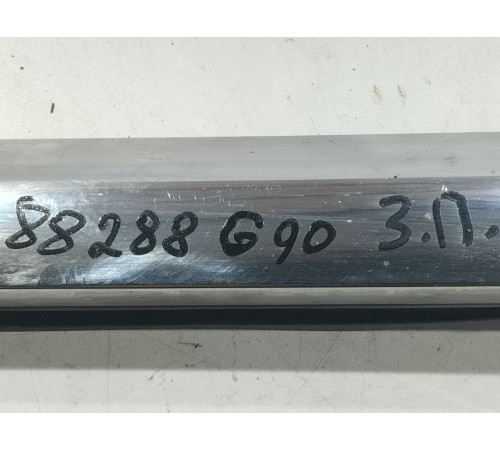 Уплотнитель стекла двери(задний правый внешний)