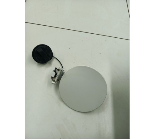 Лючок топливного бака с крышкой