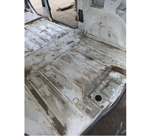 Пол салона и багажника