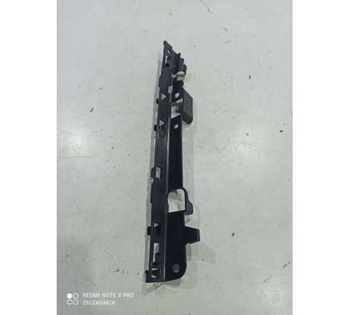 Кронштейн панели облицовки передней стойки (левый)