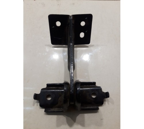 Кронштейн сиденья (задний центральный)