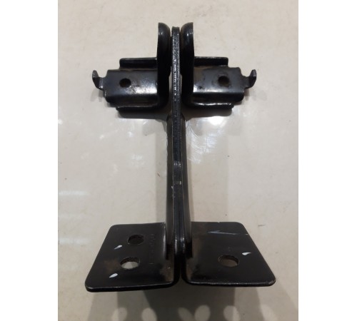 Кронштейн сиденья (задний центральный)