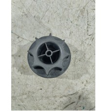 Болт крепления запасного колеса