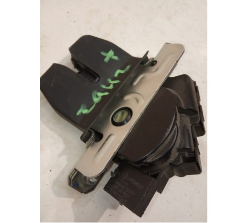 Замок багажника