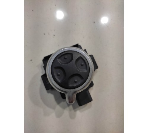 Переключатель регулировки сиденья (передний левый)