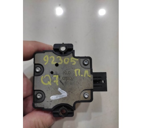 Переключатель регулировки сиденья (передний левый)