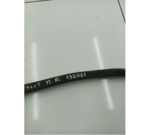 Уплатнитель стекла передний правый 