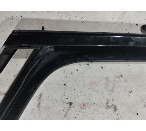 Уплотнитель стекла двери (задний правый)