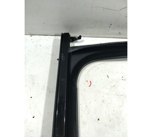 Уплотнитель стекла двери (задний правый)