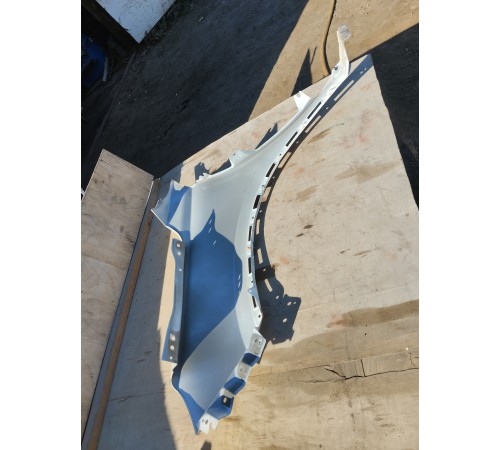 Крыло переднее правое