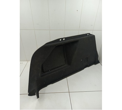 Обшивка багажника левая