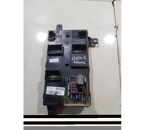 Блок предохранителей салонный