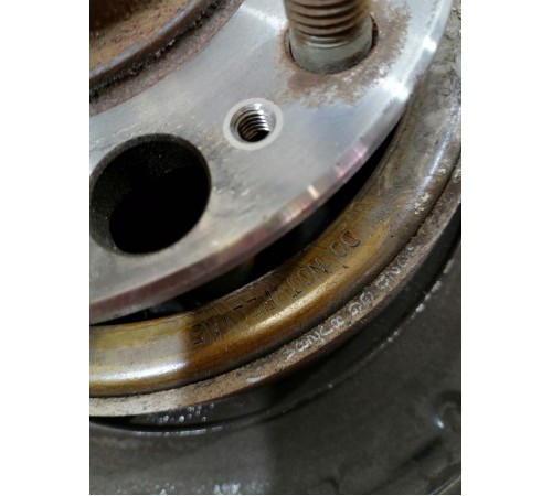 Ступица задняя левая