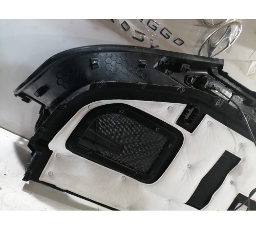 Обшивка багажника правая