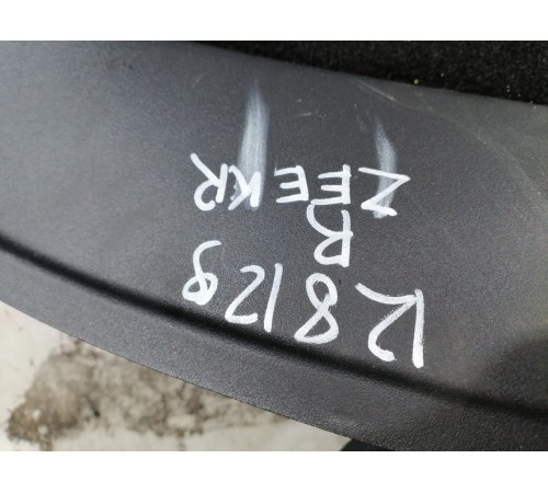 Обшивка багажника правая