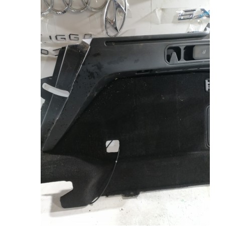 Обшивка багажника правая