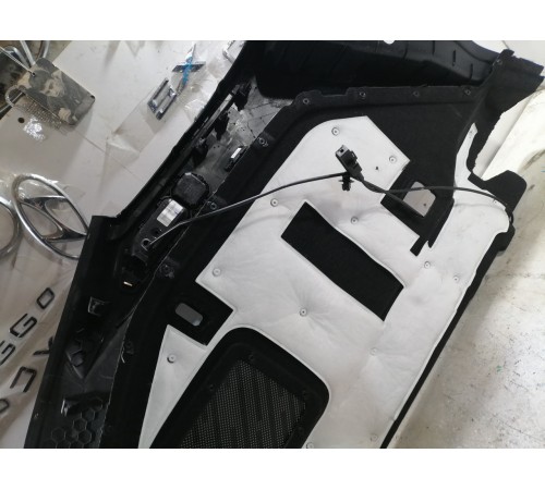 Обшивка багажника правая