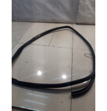 Уплотнитель двери (передний, правый)